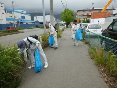 地域の道路清掃活動